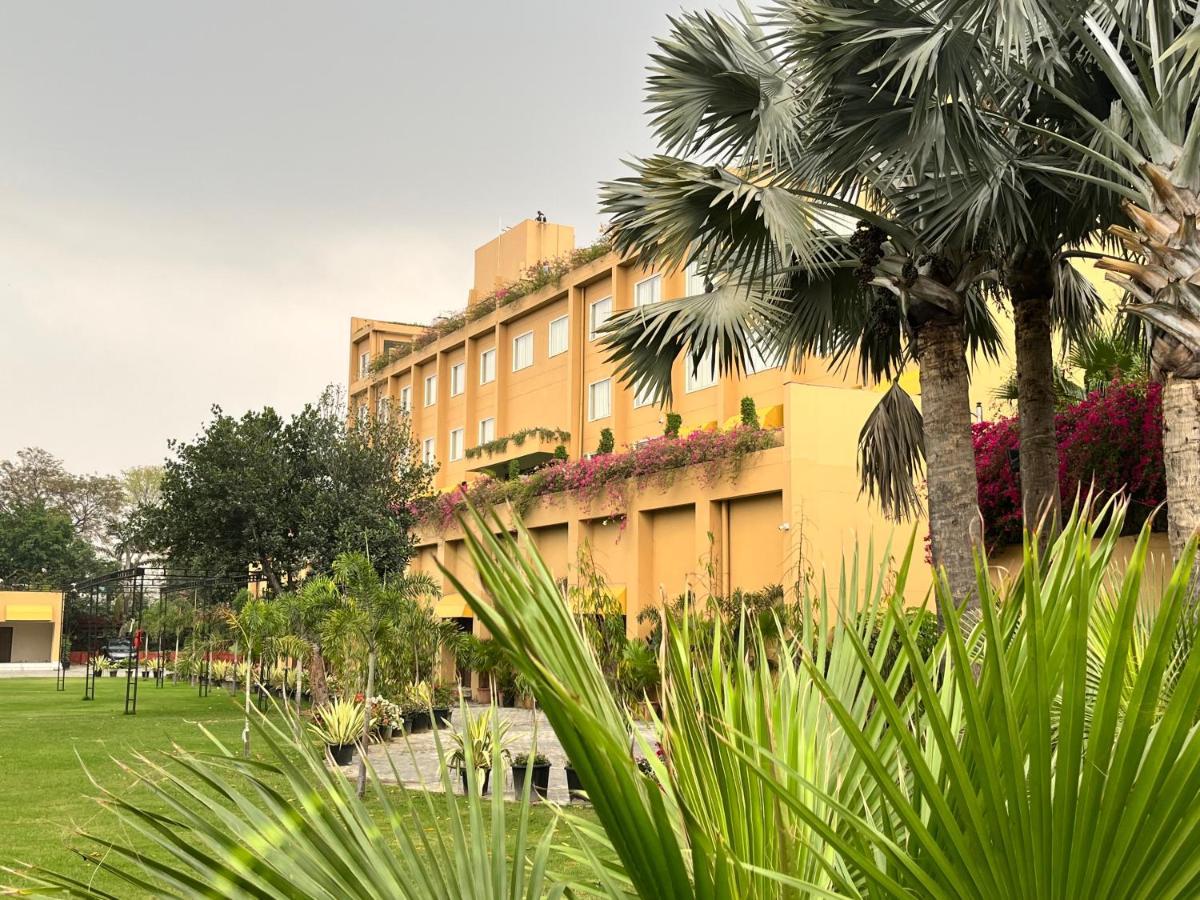 The Lalita Grand Mathura- Vrindavan Eksteriør bilde